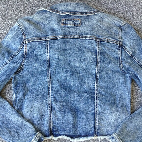 ⭐MAURICES CROPPED DENIM JACKET in Dark Wash, size S⭐ - Picture 7 of 8